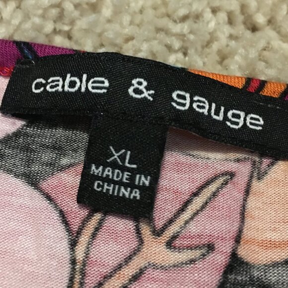 Cable & Gauge Hawaiian Twist Hibiscus Tropical Top - Picture 9 of 15